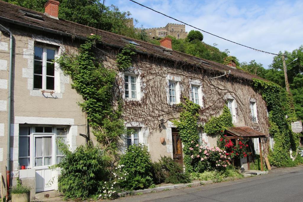 Hotel Restaurant Les Gorges De Chouvigny Zewnętrze zdjęcie