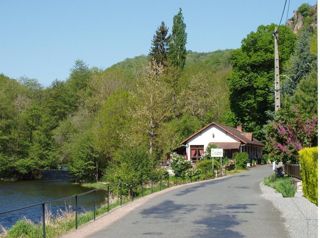 Hotel Restaurant Les Gorges De Chouvigny Zewnętrze zdjęcie
